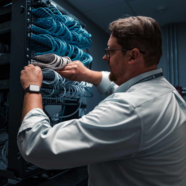 Clear Winds offers hardware installation and sales for higher education institutes.